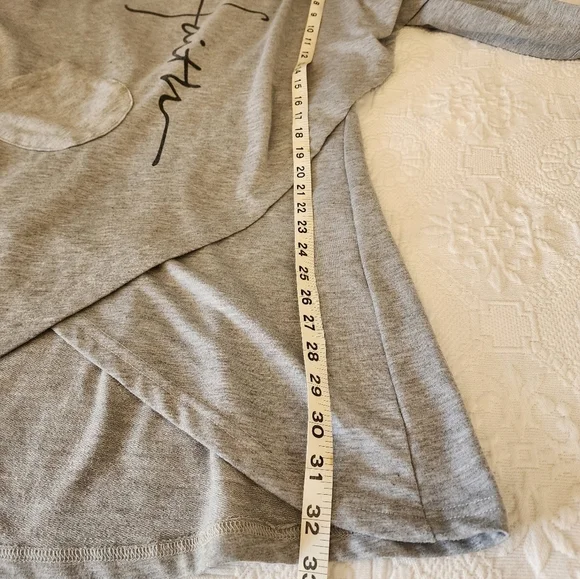 Gray Long Sleeve Graphic Letter Asymmetrical Hem Women's Hoddie Size M - Picture 5 of 6